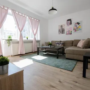 Bright Near Cismigiu And Old Town Apartament